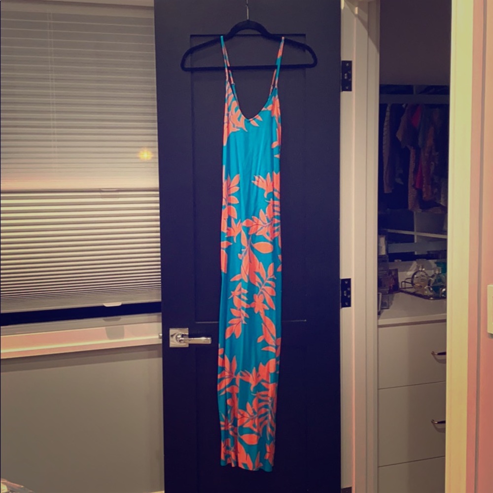 Tropical maxi